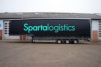 Ny 3-akslet SDC gardin-sættevogn til Sparta Logistics i Aarhus