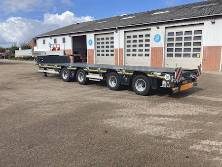 Goldhofer STN-L 4 Stepstar Heavy trailer