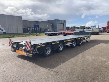 Goldhofer STN-L 4 Stepstar Heavy trailer